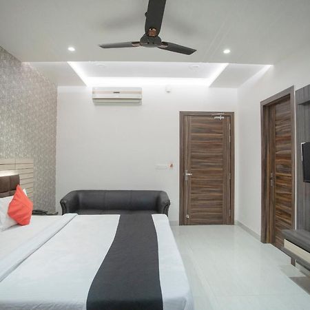 Capital O 69415 Green View Resort Aligarh Kültér fotó