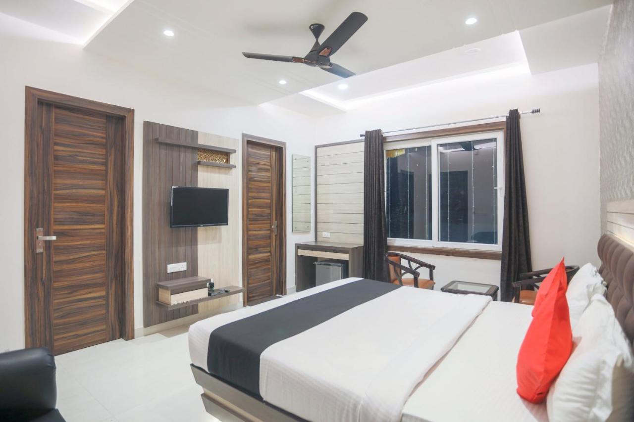 Capital O 69415 Green View Resort Aligarh Kültér fotó